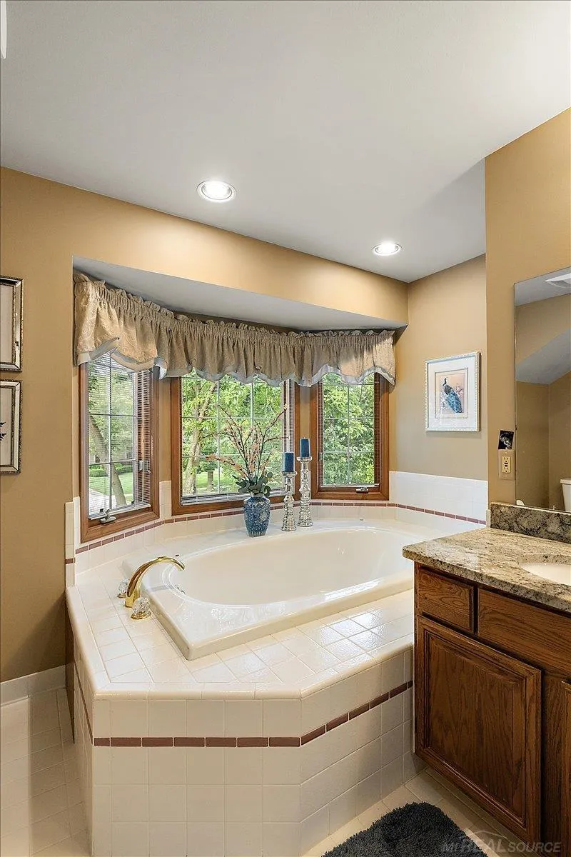 14978 Cadillac Drive Shelby Charter Township, MI 48315