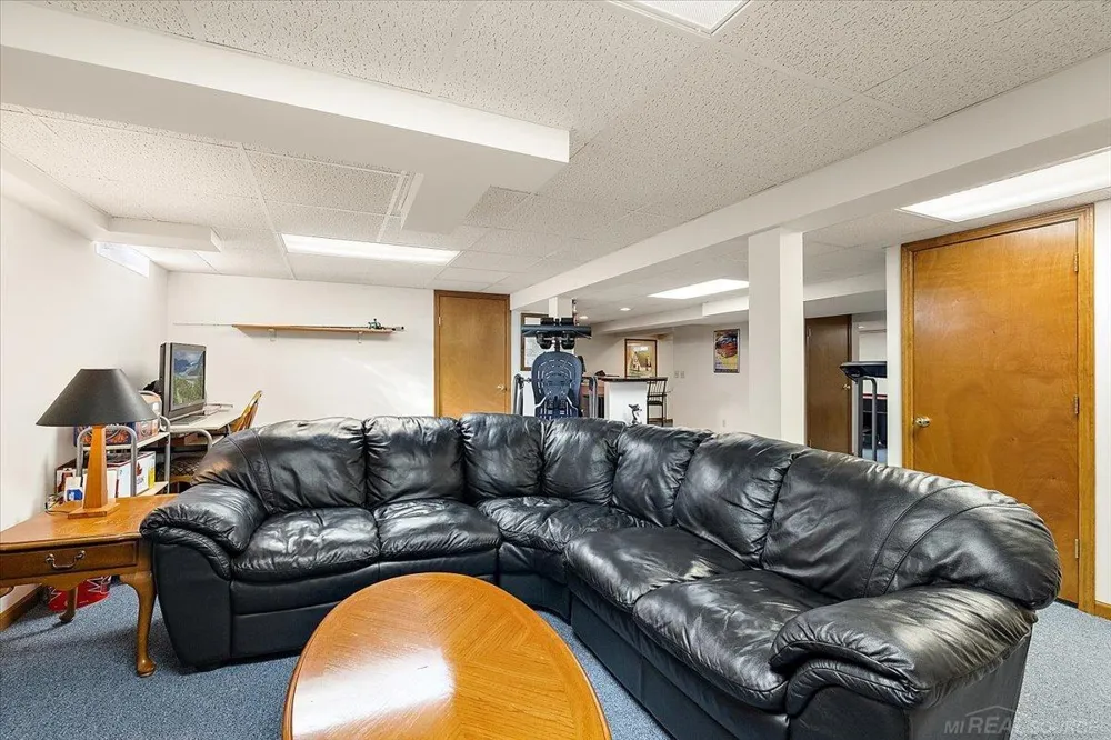 14978 Cadillac Drive Shelby Charter Township, MI 48315