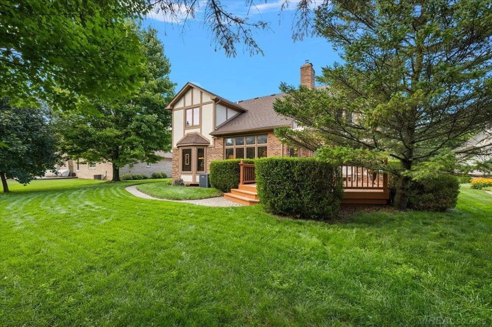 14978 Cadillac Drive Shelby Charter Township, MI 48315