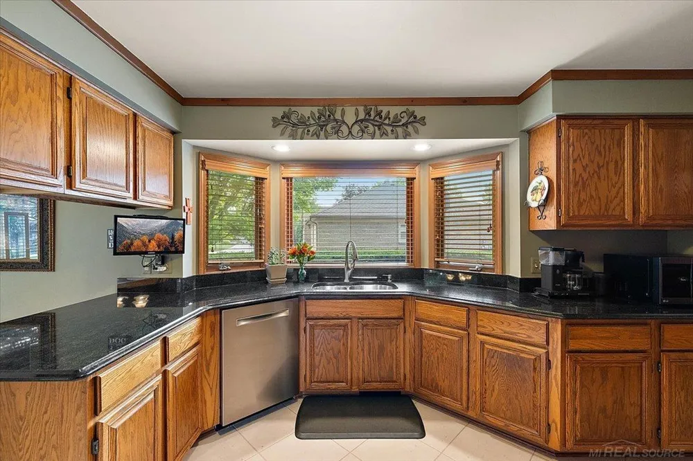 14978 Cadillac Drive Shelby Charter Township, MI 48315