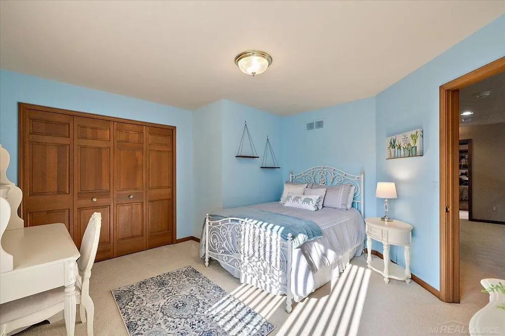 14978 Cadillac Drive Shelby Charter Township, MI 48315