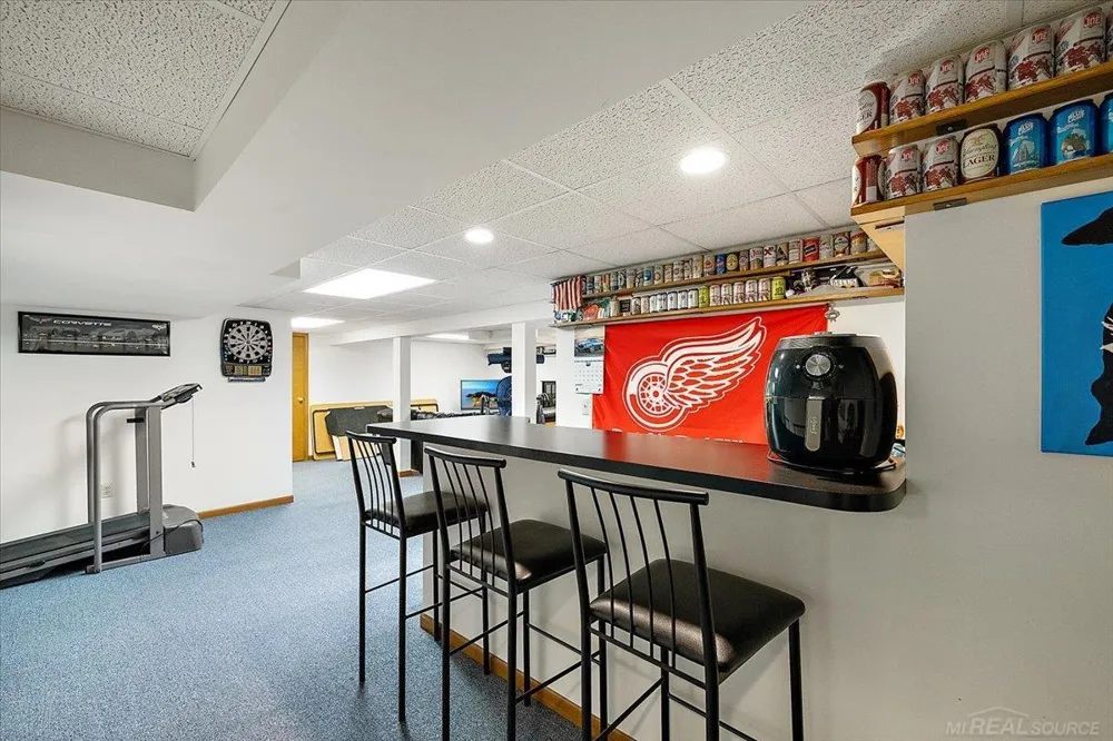14978 Cadillac Drive Shelby Charter Township, MI 48315