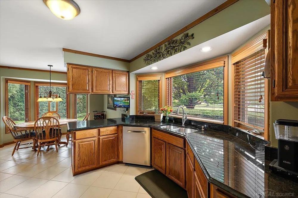 14978 Cadillac Drive Shelby Charter Township, MI 48315