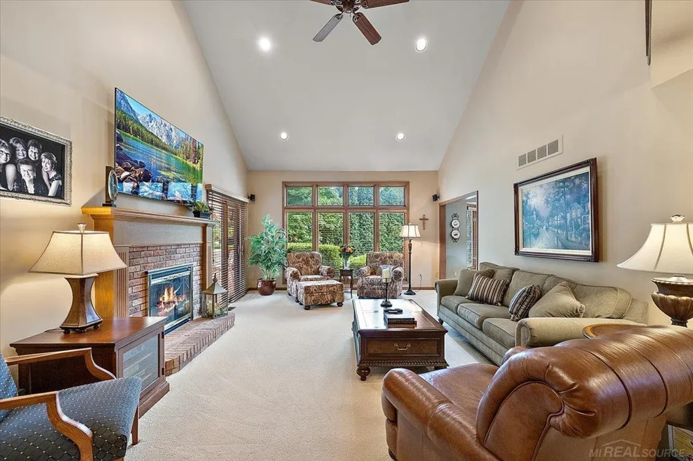 14978 Cadillac Drive Shelby Charter Township, MI 48315