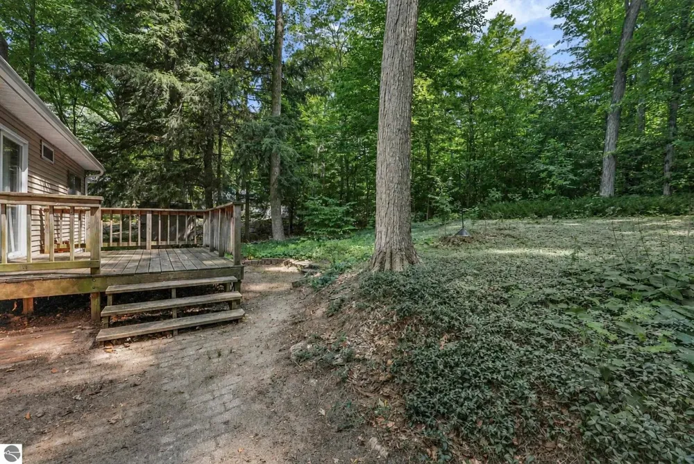 1392 Valley Drive Garfield Charter Township, MI 49685