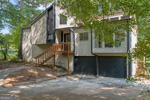 201 Rustic Ridge DR NE