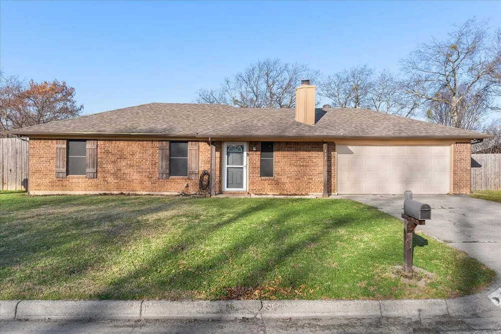 432 Post Oak Lane Burleson, TX 76028
