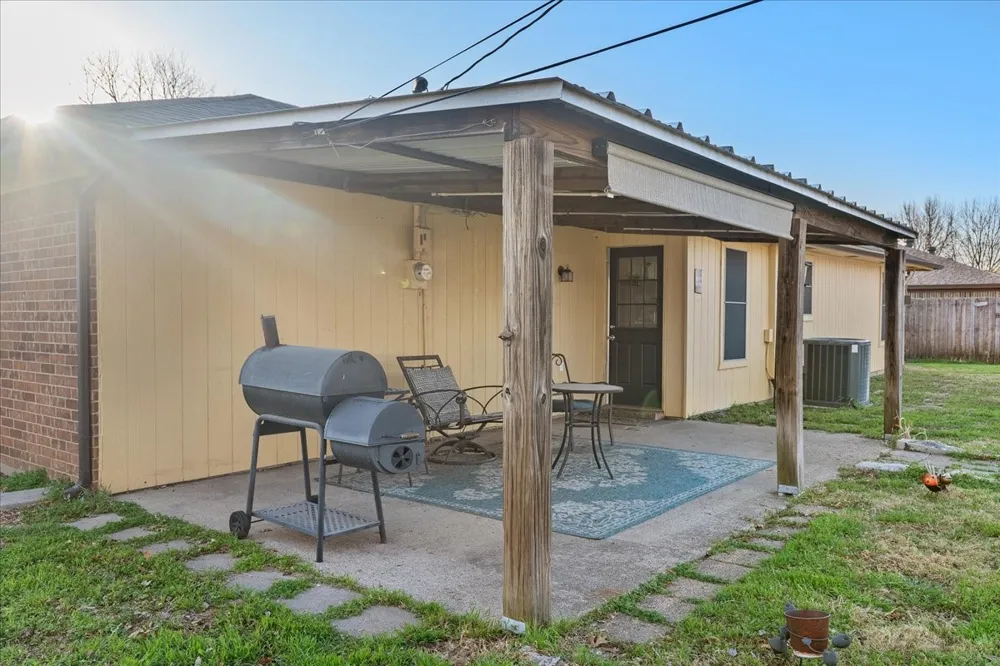 432 Post Oak Lane Burleson, TX 76028