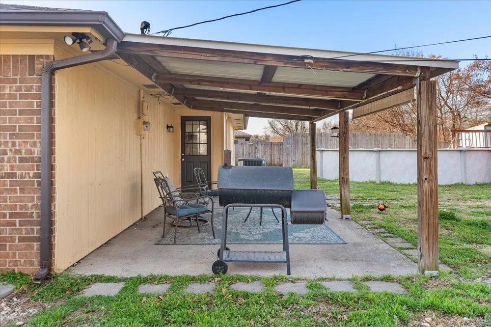 432 Post Oak Lane Burleson, TX 76028