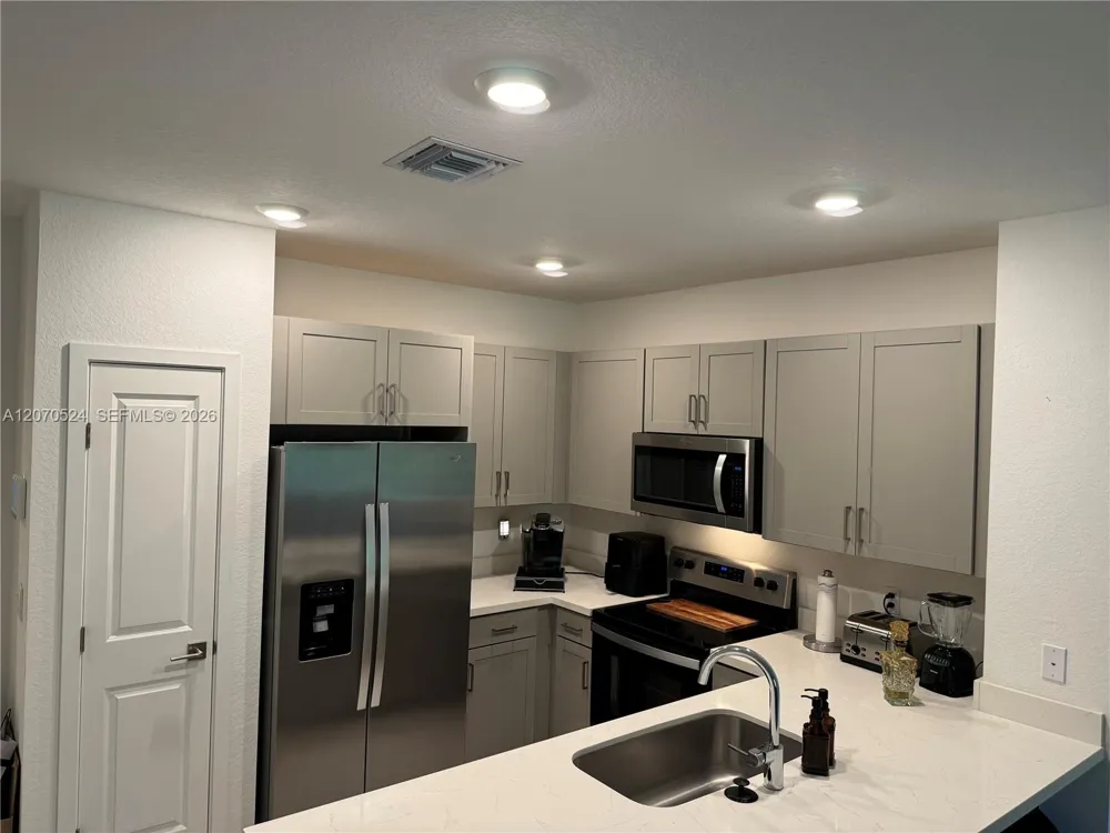 142 SE 5th Ct Deerfield Beach, FL 33441