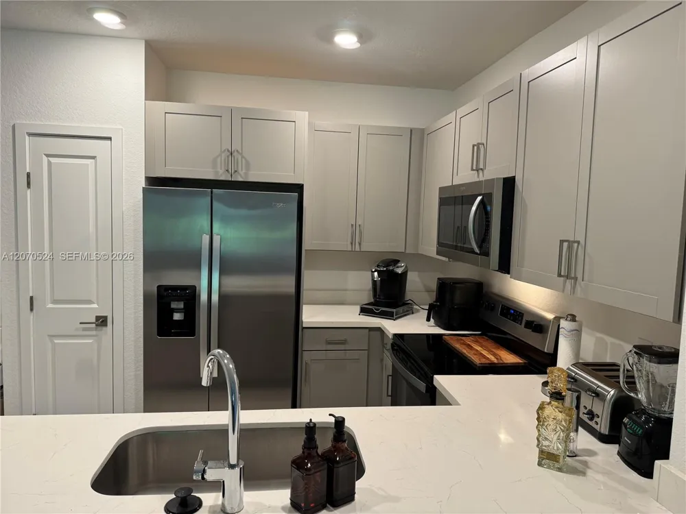 142 SE 5th Ct Deerfield Beach, FL 33441