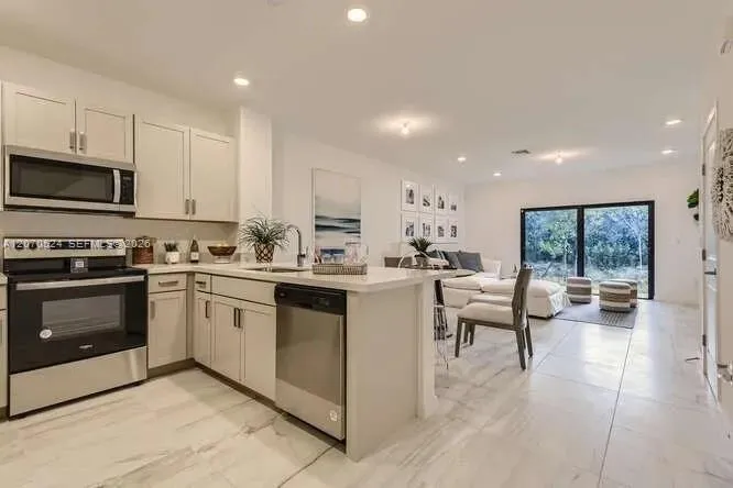 142 SE 5th Ct Deerfield Beach, FL 33441