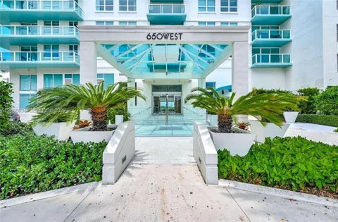 650 West Ave #3008