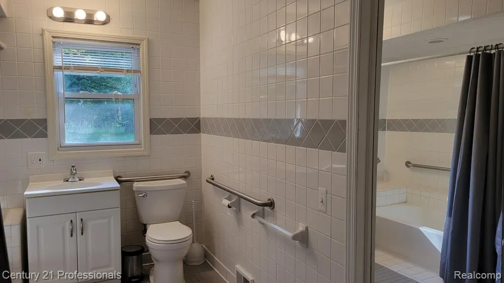 3225 CROOKS ROAD Rochester Hills City, MI 48309