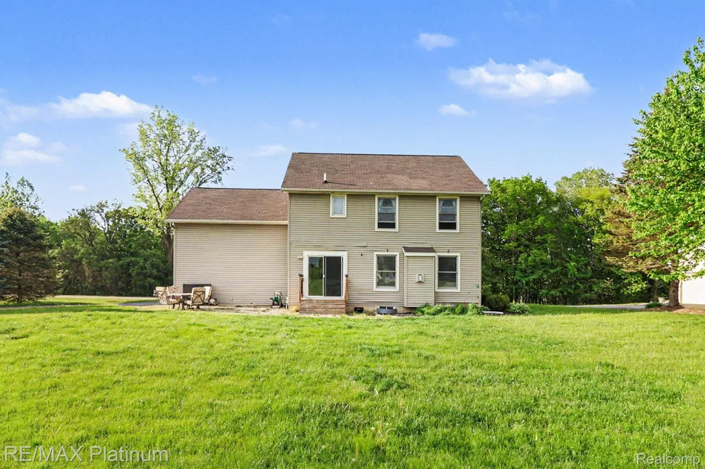9731 Fountain Lane Handy Township, MI 48836