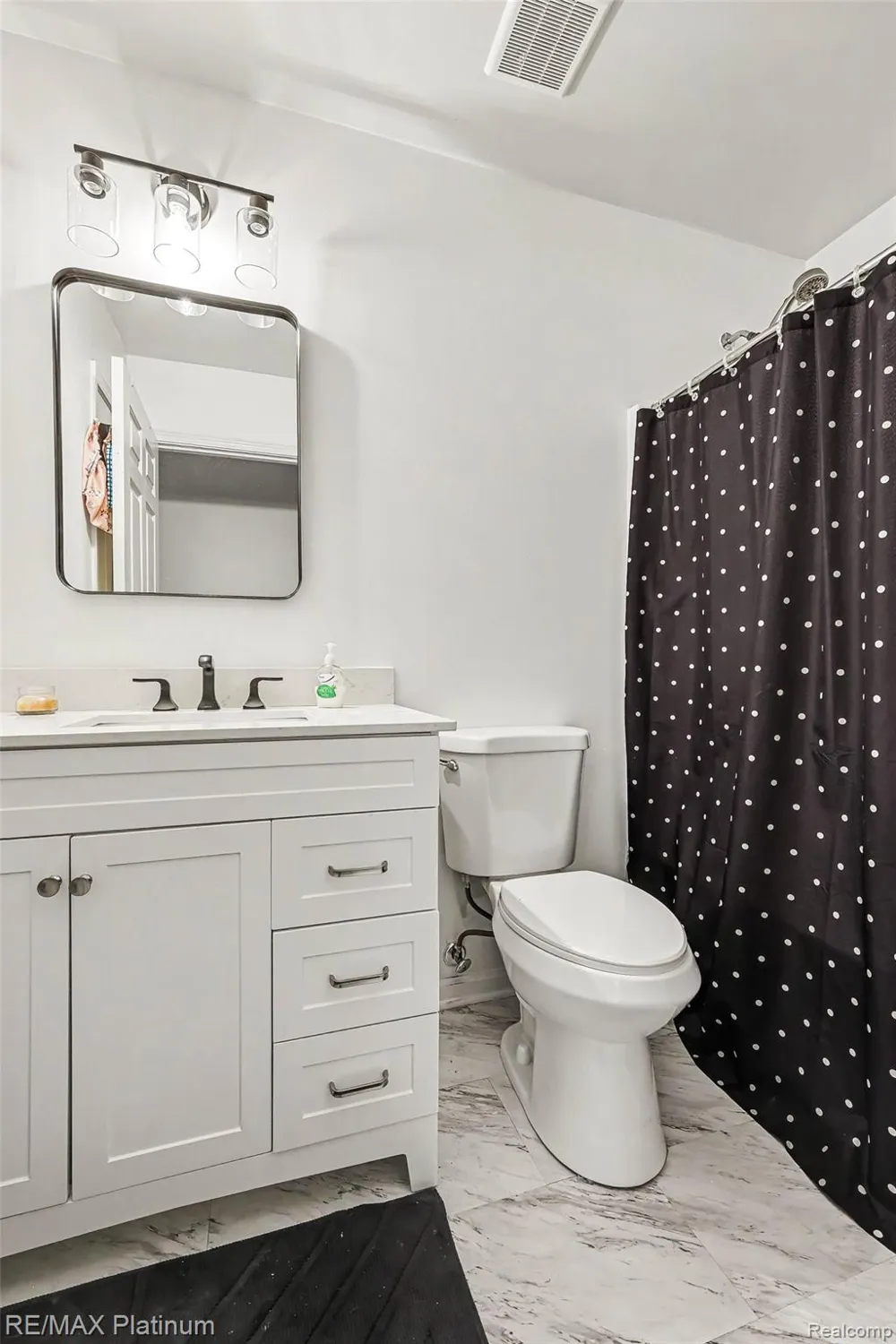 9731 Fountain Lane Handy Township, MI 48836