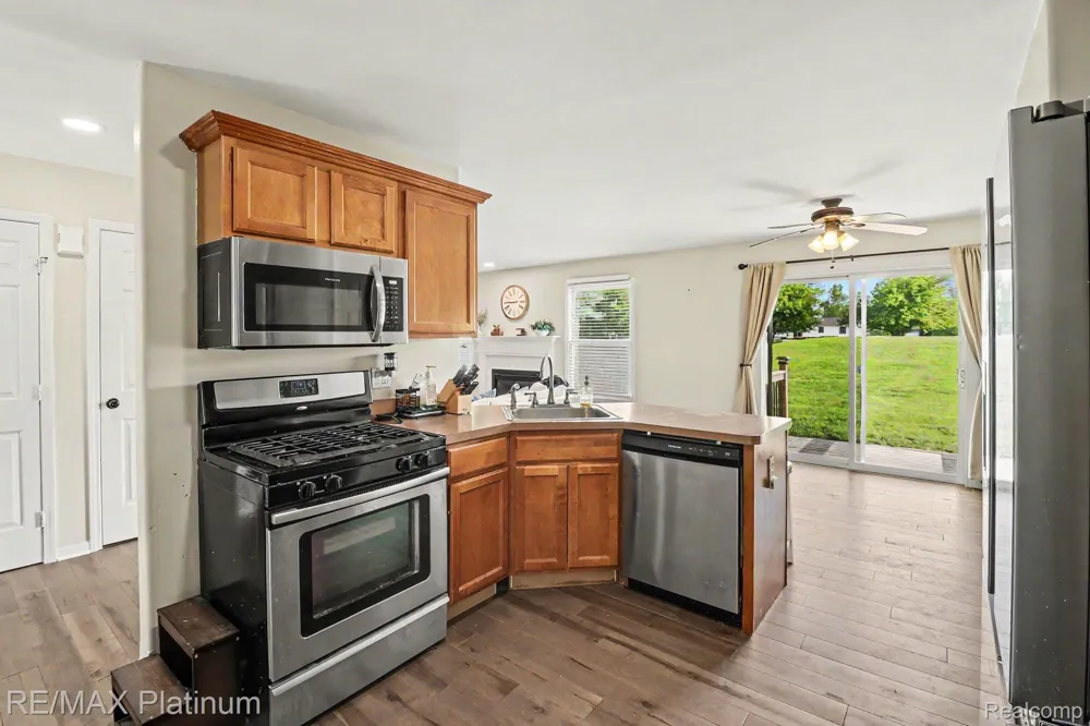 9731 Fountain Lane Handy Township, MI 48836