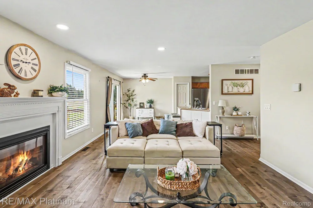 9731 Fountain Lane Handy Township, MI 48836