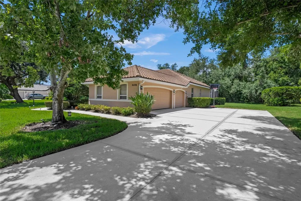 8488 EAGLE PRESERVE WAY Sarasota, FL 34241