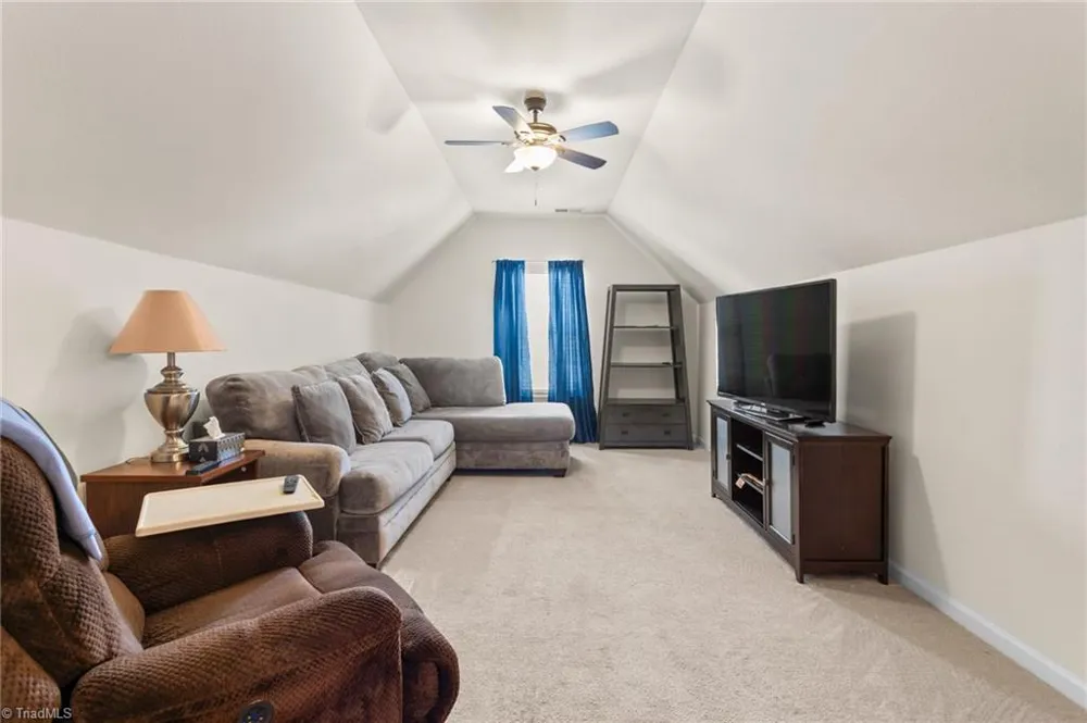 825 Hedgepath Terrace High Point, NC 27265