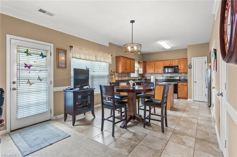 825 Hedgepath Terrace High Point, NC 27265