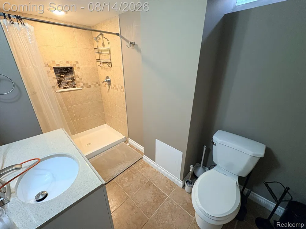 1341 CATALPA DRIVE Rochester City, MI 48307