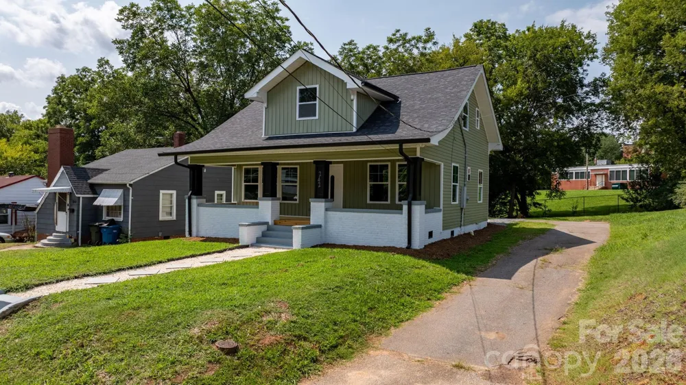 242 8th Avenue Drive SW Hickory, NC 28602