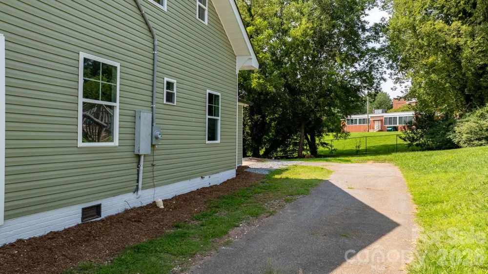 242 8th Avenue Drive SW Hickory, NC 28602