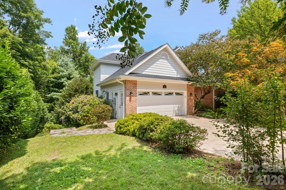 210 Clear Vista Circle Asheville, NC 28805
