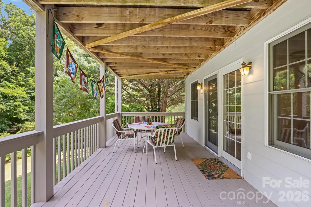 210 Clear Vista Circle Asheville, NC 28805