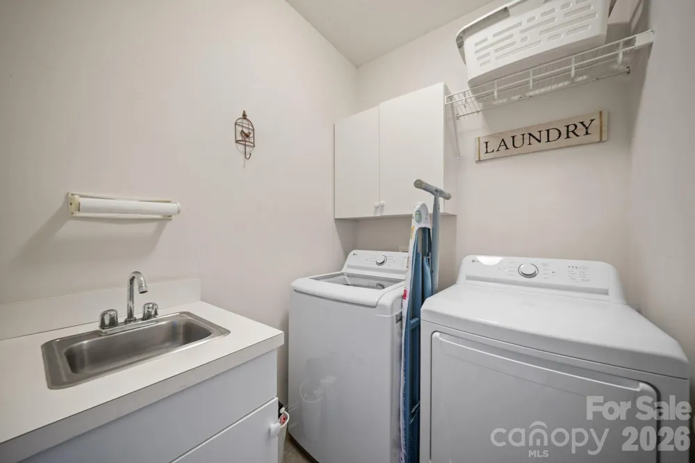210 Clear Vista Circle Asheville, NC 28805