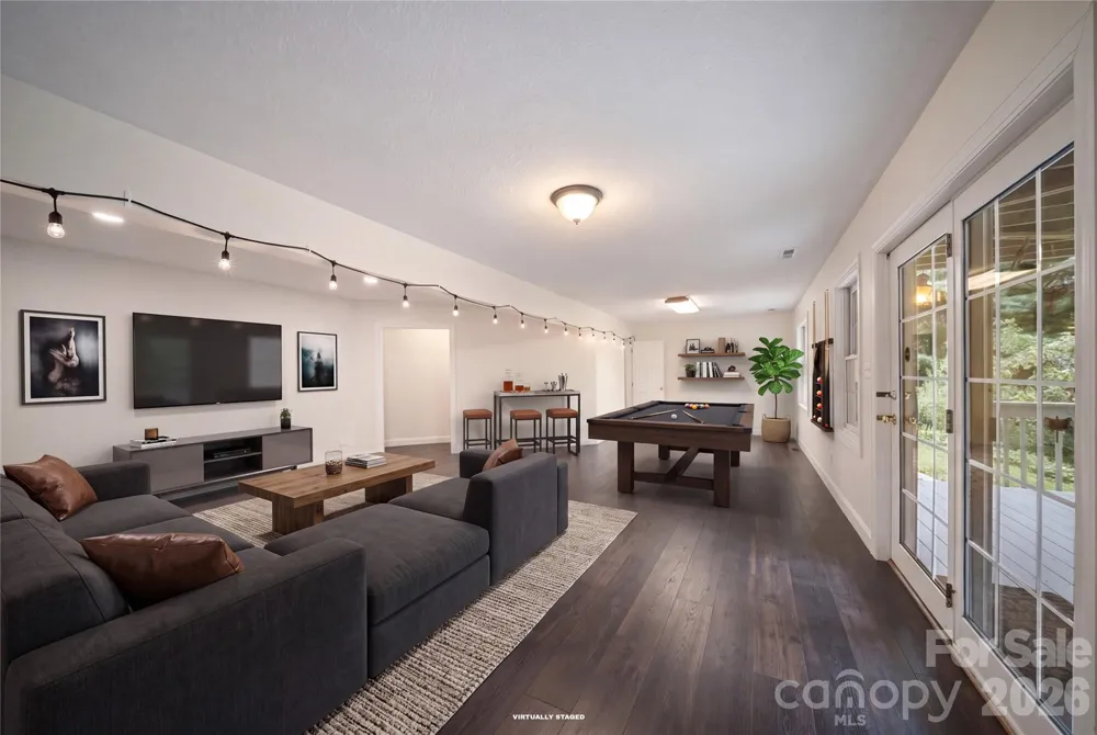210 Clear Vista Circle Asheville, NC 28805