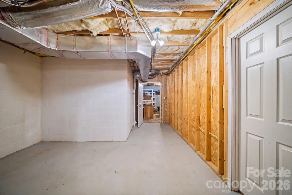 210 Clear Vista Circle Asheville, NC 28805