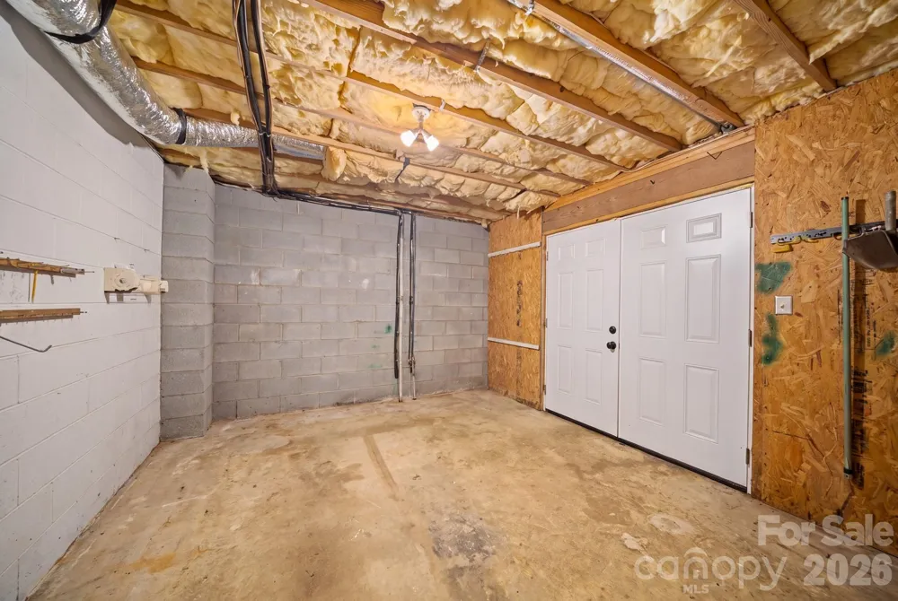 210 Clear Vista Circle Asheville, NC 28805
