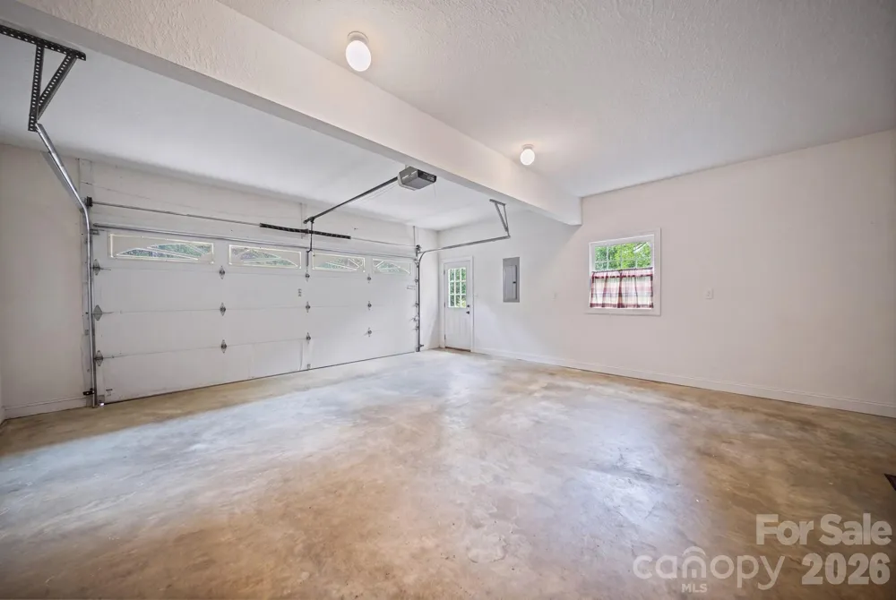 210 Clear Vista Circle Asheville, NC 28805