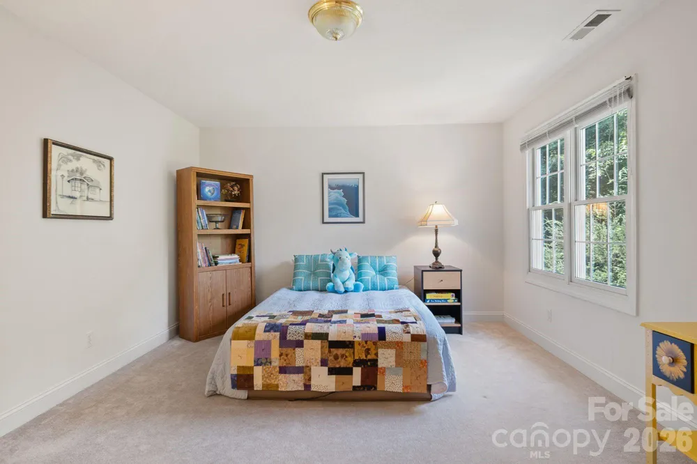 210 Clear Vista Circle Asheville, NC 28805