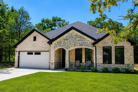 207 Driftwood Drive