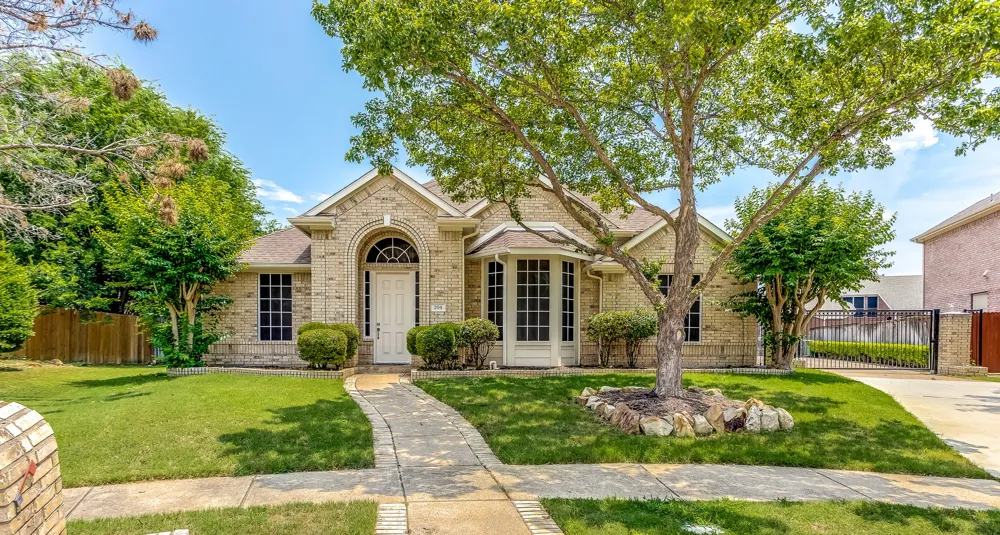 204 Forest Lane Murphy, TX 75094