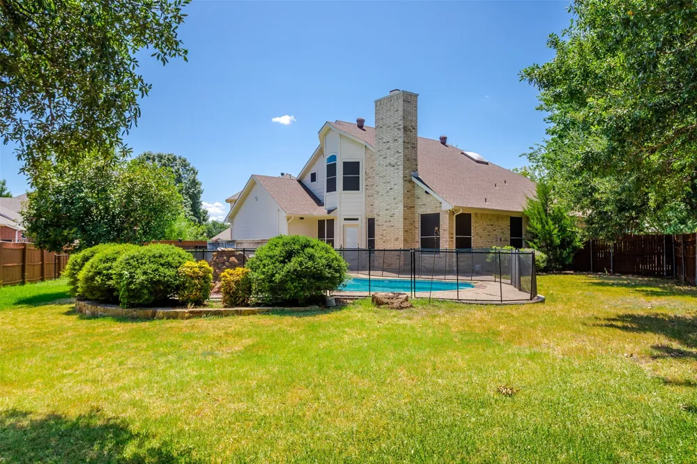 204 Forest Lane Murphy, TX 75094