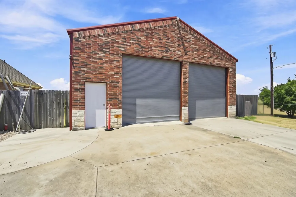429 Rugged Drive Red Oak, TX 75154