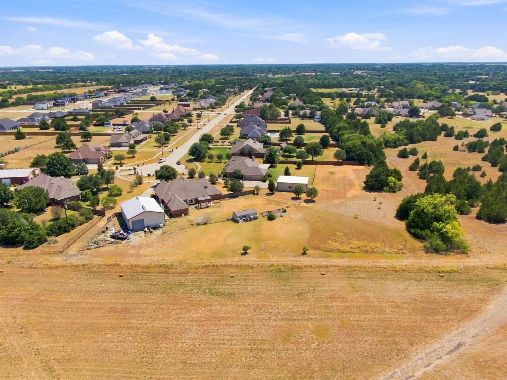 429 Rugged Drive Red Oak, TX 75154