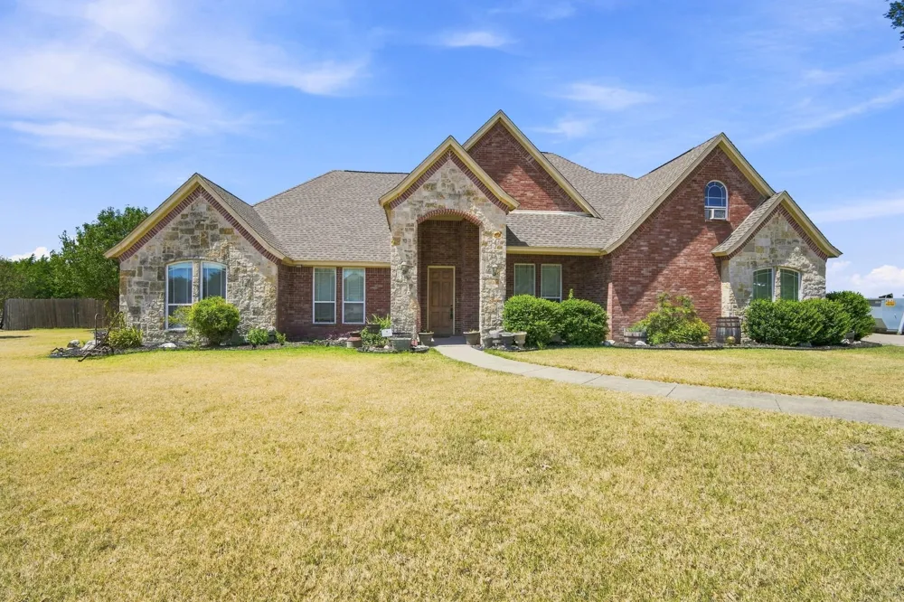 429 Rugged Drive Red Oak, TX 75154