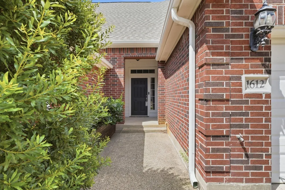 1612 Culture Lane College Station, TX 77845