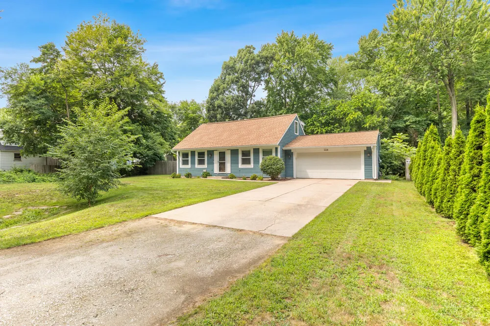 140 W Oak Street Fruitport, MI 49415