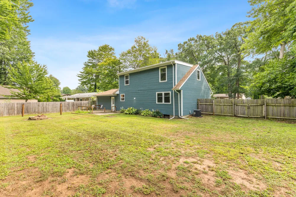140 W Oak Street Fruitport, MI 49415