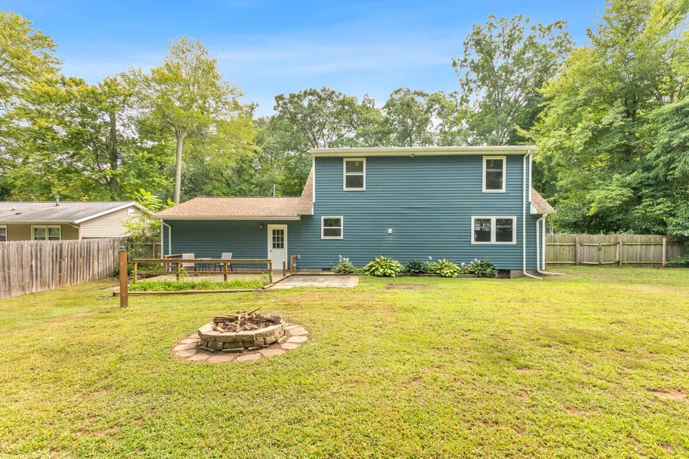 140 W Oak Street Fruitport, MI 49415