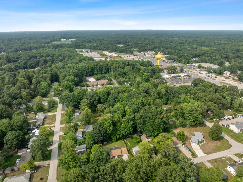 140 W Oak Street Fruitport, MI 49415
