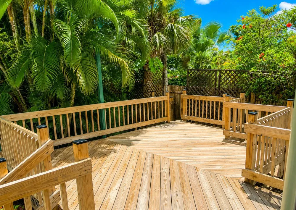 1424 S PALMWAY 