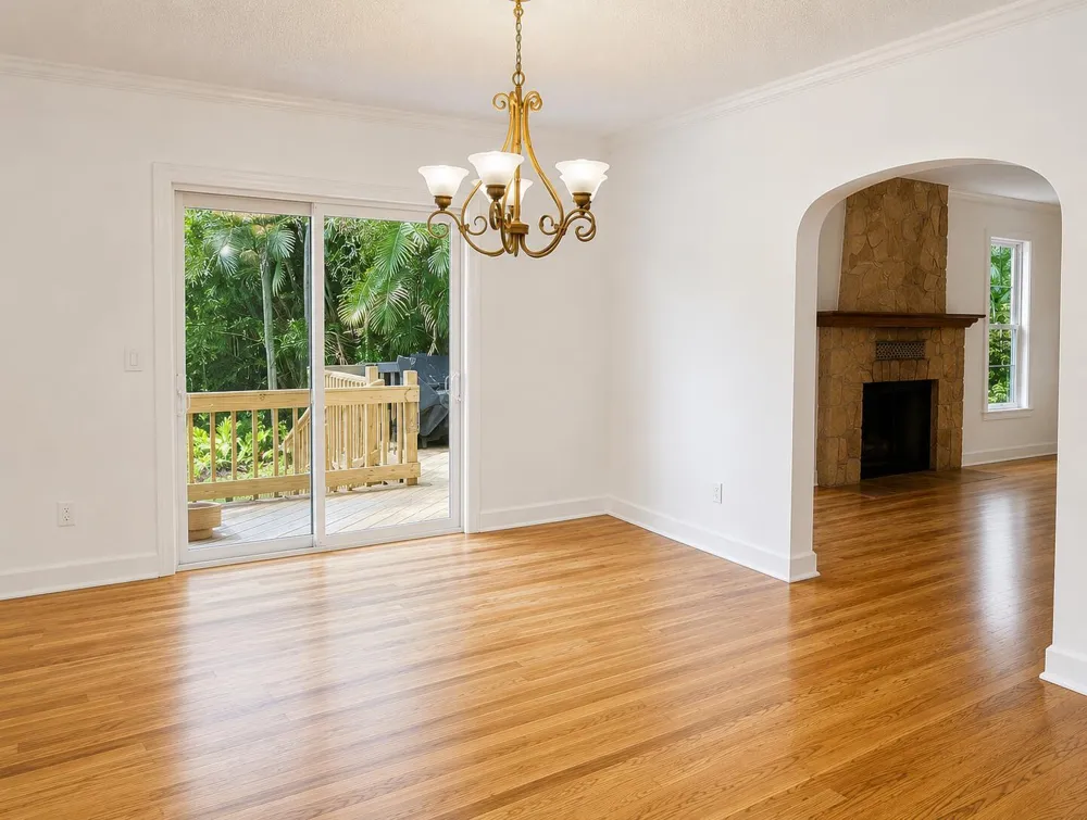 1424 S PALMWAY 