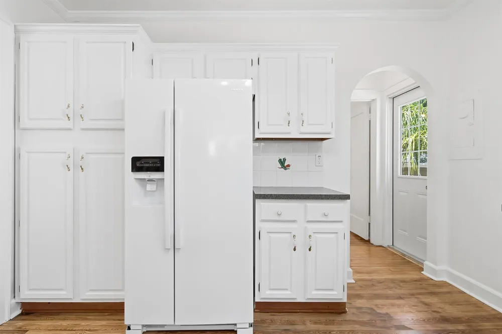 1424 S PALMWAY 